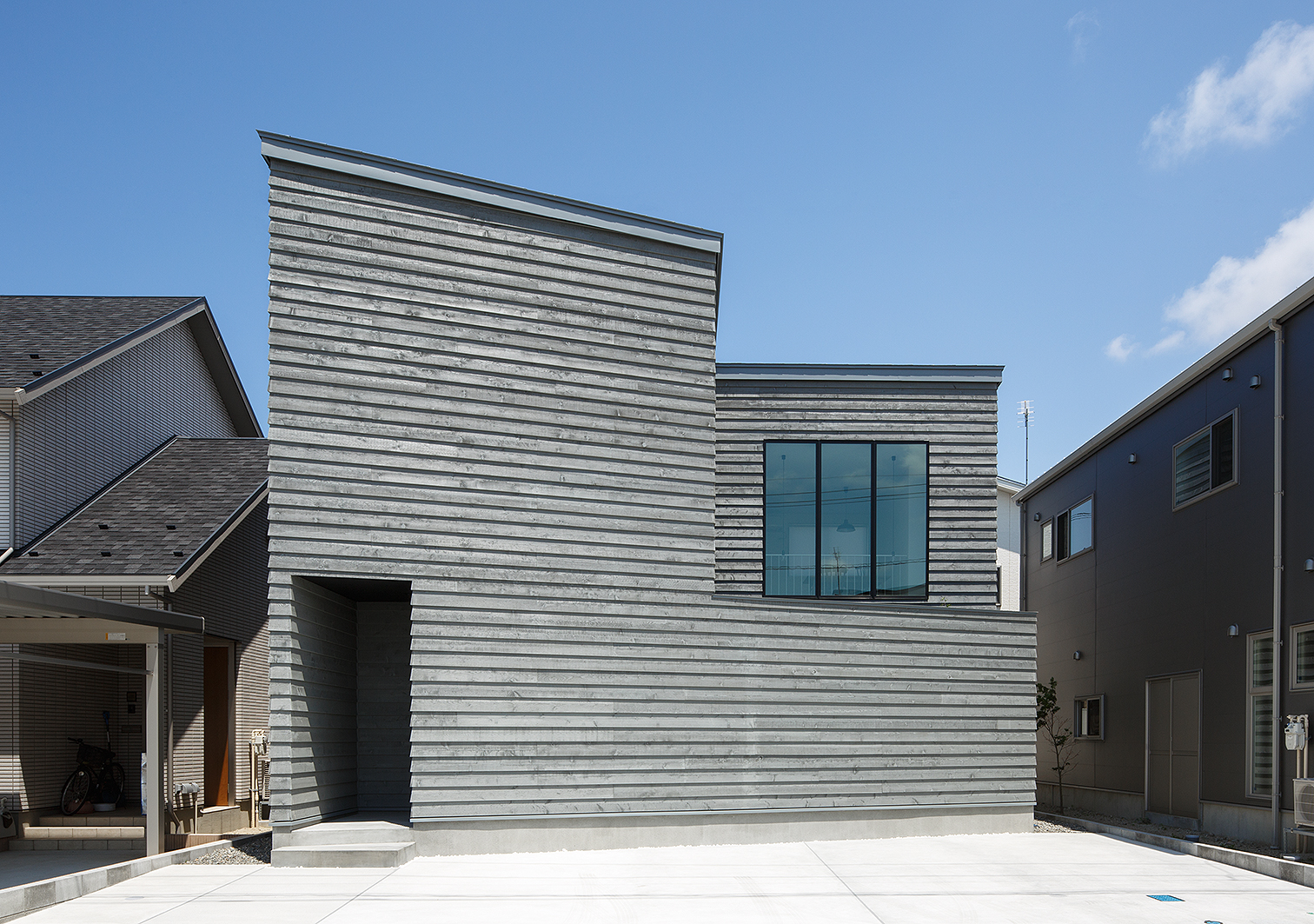 斜壁の家-House with diagonal wall