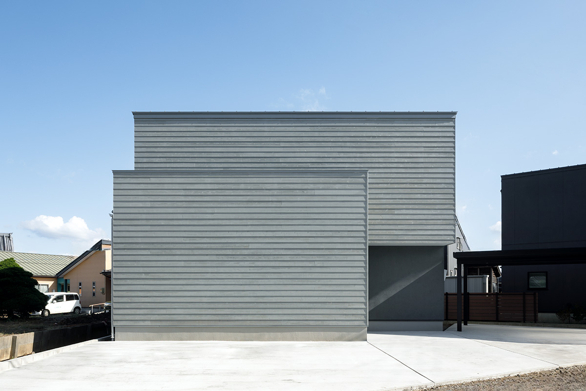 地形に寄り添う家