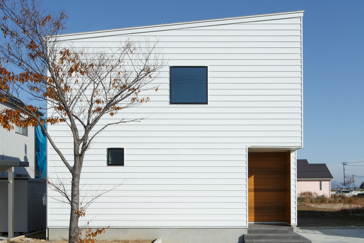 中庭のある家-Tile deck